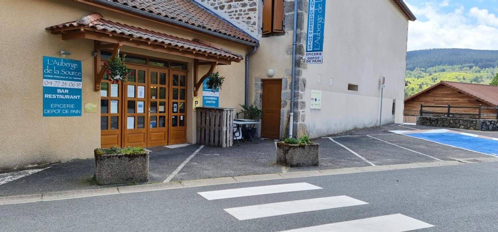 L'Auberge De La Source La Valla-sur-Rochefort Ngoại thất bức ảnh